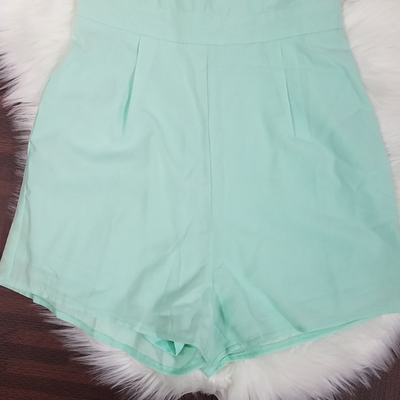 NWT Tobi Mintgreen & Black Lace Romper - Picture 3 of 8